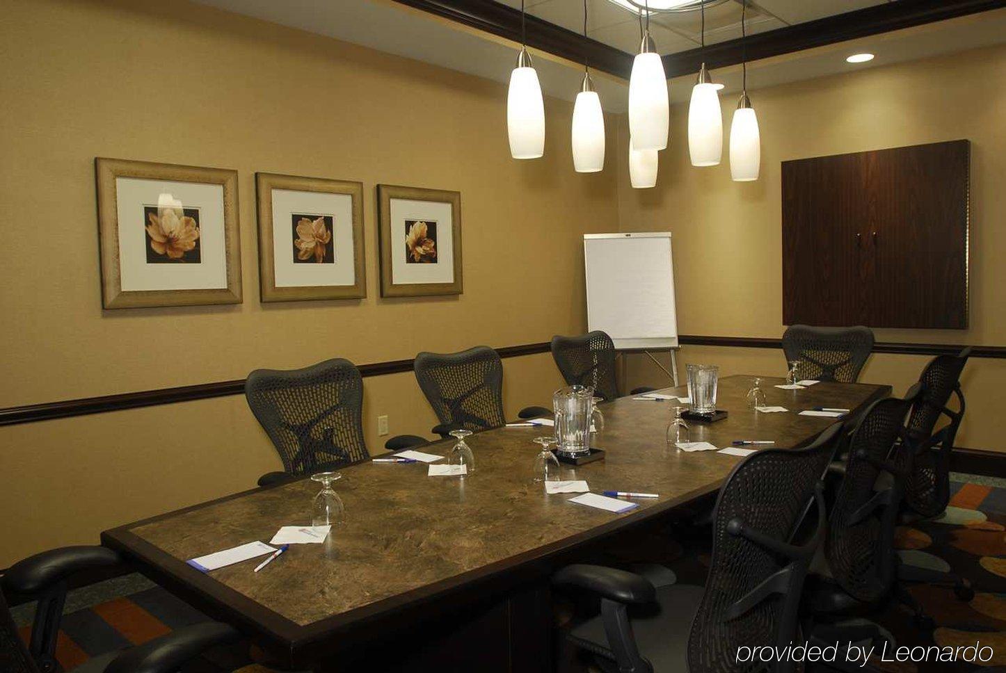 Hilton Garden Inn Hampton Coliseum Central Instalações foto